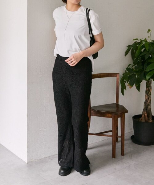 Aritzia ドレスパンツ　スネークプリント模様 トラウザーズ ウエスト総ゴム》ペイズリー柄/花柄/レースフレアパンツ【SUM1