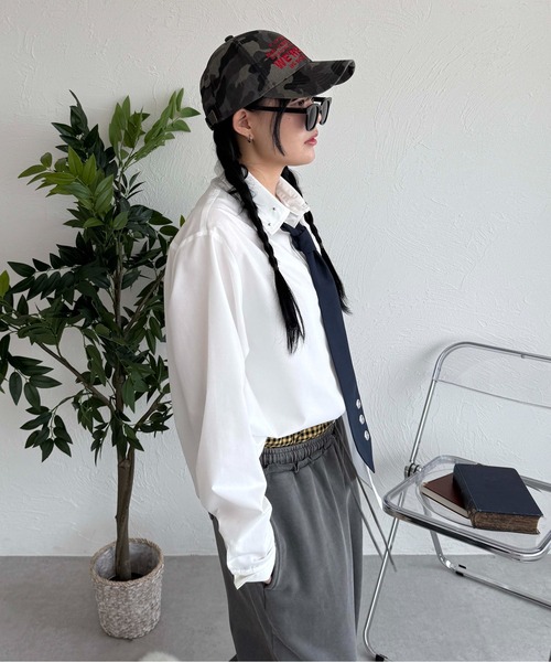 sedacle(セダクル)の「ネクタイ付きスタッズシャツ(シャツ/ブラウス・レディース・オフホワイト/ライトブルー/ネイビー・SMALL/MEDIUM/LARGE)」の8枚目の写真
