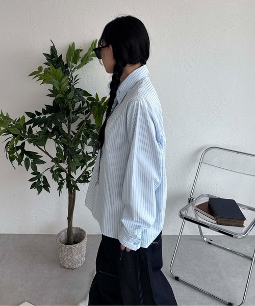 sedacle(セダクル)の「ネクタイ付きスタッズシャツ(シャツ/ブラウス・レディース・オフホワイト/ライトブルー/ネイビー・SMALL/MEDIUM/LARGE)」の4枚目の写真