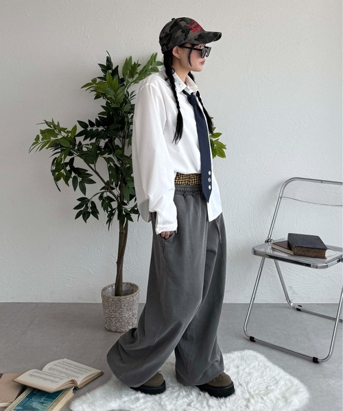 sedacle(セダクル)の「ネクタイ付きスタッズシャツ(シャツ/ブラウス・レディース・オフホワイト/ライトブルー/ネイビー・SMALL/MEDIUM/LARGE)」の11枚目の写真