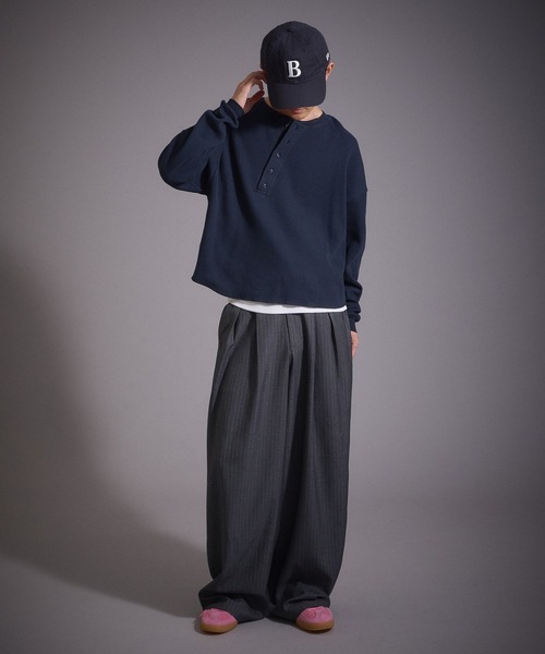 Perushu（ペルーシュ）の「デザインボタンヘンリーネックワッフルロンT（Tシャツ/カットソー・メンズ・ブラック/ネイビー/ブラウン/杢グレー・MEDIUM/LARGE）」の22枚目の写真