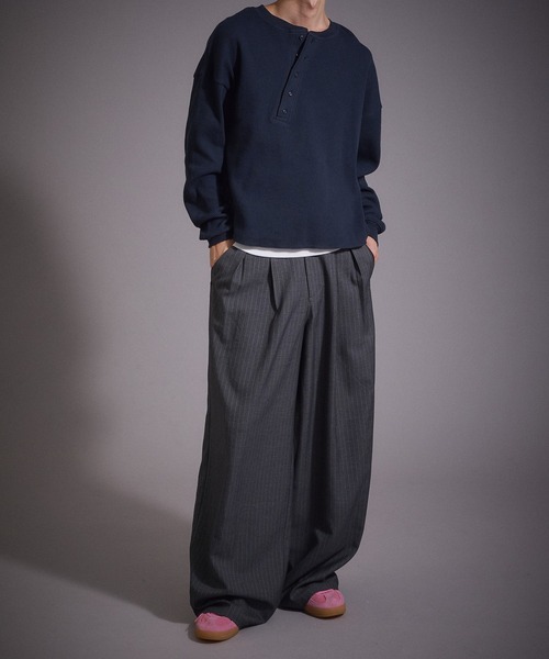 Perushu（ペルーシュ）の「デザインボタンヘンリーネックワッフルロンT（Tシャツ/カットソー・メンズ・ブラック/ネイビー/ブラウン/杢グレー・MEDIUM/LARGE）」の20枚目の写真