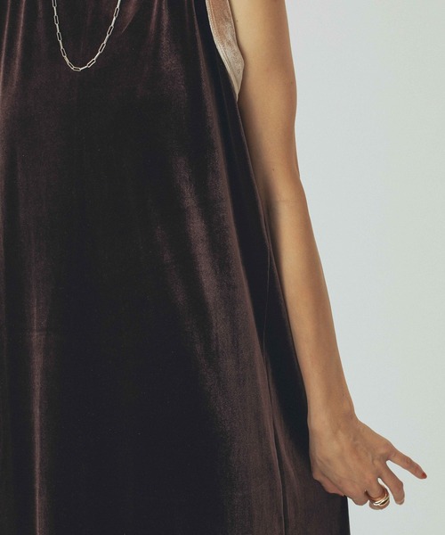 ROSE BUD(ローズバッド)の「VELOUR TANK DRESS(ワンピース・レディース・ネイビー/ブラウン・ONE SIZE)」の7枚目の写真