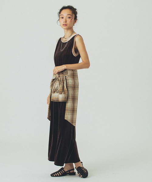 ROSE BUD(ローズバッド)の「VELOUR TANK DRESS(ワンピース・レディース・ネイビー/ブラウン・ONE SIZE)」の19枚目の写真