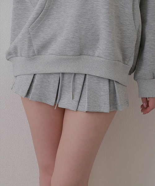 M DOLLY（エムドリー）の「gioia pleats mini skirt /ジョイアプリーツミニスカート（スカート・レディース・ブラック/ベージュ/グレー・S/M）」の3枚目の写真