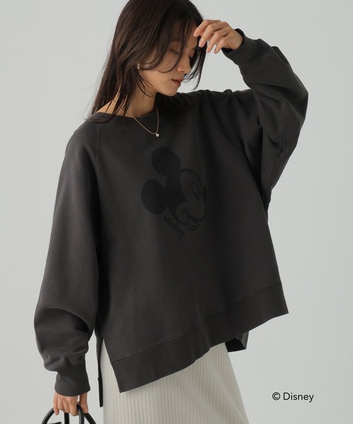 Elura(エルーラ)の「【GOODROCKSPEED】別注 /Mickey/ プリントスウェット /590666(スウェット・レディース・チャコールグレー/ホワイト・FREE)」の2枚目の写真