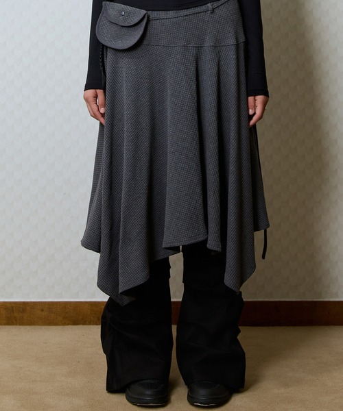 LUVISTRUE（ラヴイズトゥルー）の「GT POCKET MIDI SKIRT（スカート・レディース・ブラック/アイボリー/チャコール・FREE）」の3枚目の写真