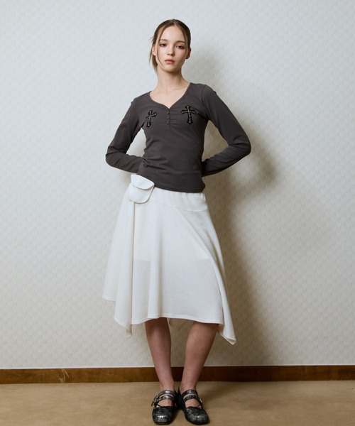 LUVISTRUE（ラヴイズトゥルー）の「GT POCKET MIDI SKIRT（スカート・レディース・ブラック/アイボリー/チャコール・FREE）」の4枚目の写真