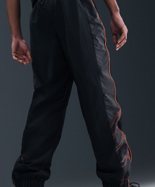 NIKE(ナイキ)の「NIKE M NSW TN PANT WOVEN / ナイキ NSW TN ウーヴン パンツ 【SP】(その他パンツ・メンズ・ブラック・M/S/XXL/XL/L)」の9枚目の写真
