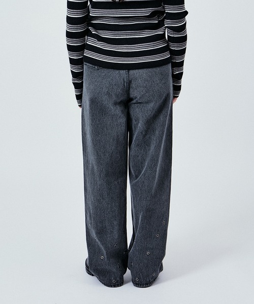 M TO R(ムウトアール)の「MU EYELET SEMI BAGGY JEANS PANTS(デニムパンツ・レディース・ブルー/ブラック・36/38/40/42)」の15枚目の写真