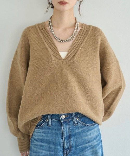 meilmada（メイルマダ）の「ディープVネックニットプルオーバー