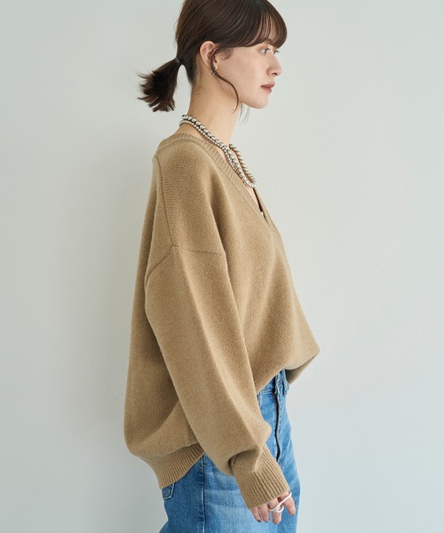 【美品】深Vニットプルオーバー／GALLARDAGALANTE／ベージュ 深Vニット】人気の秘密を徹底解説！ | GALLARDAGALANTE(ガリャル