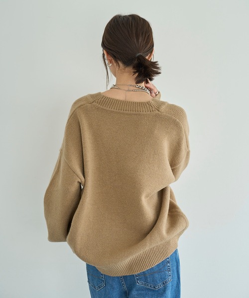 meilmada(メイルマダ)の「ディープVネックニットプルオーバー(ニット/セーター・レディース・ブラック/グレー/ベージュ・FREE)」の16枚目の写真