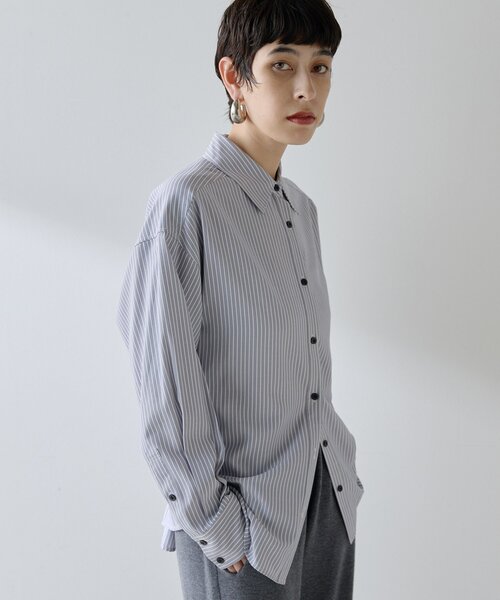 THE PAUSE（ザ ポーズ）の「【THE PAUSE】ストライプシェイプシャツ（シャツ/ブラウス・レディース・キャメル/グレー・FREE）」の4枚目の写真