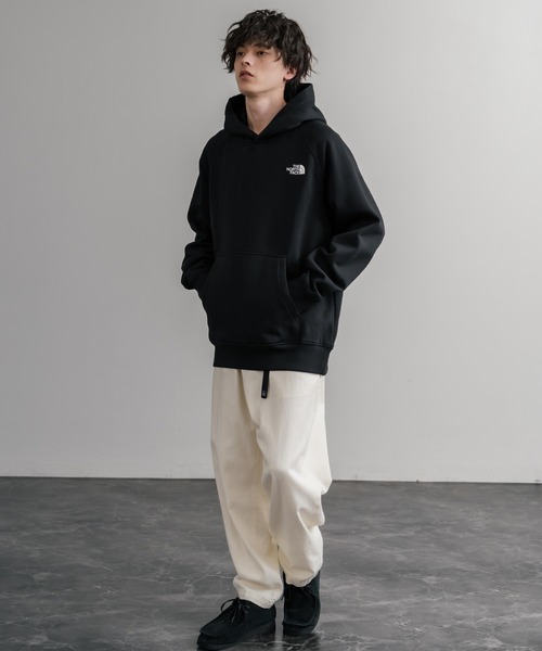 THE NORTH FACE(ザノースフェイス)の「THE NORTH FACE ザ・ノースフェイス RAGLAN REDBOX HOODIE オーバーサイズ裏起毛バックプリントラグランプルオーバーパーカー(パーカー・メンズ・ブラック/オレンジ・M/L)」の7枚目の写真