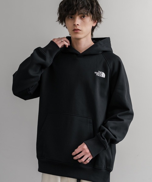 THE NORTH FACE(ザノースフェイス)の「THE NORTH FACE ザ・ノースフェイス RAGLAN REDBOX HOODIE オーバーサイズ裏起毛バックプリントラグランプルオーバーパーカー(パーカー・メンズ・ブラック/オレンジ・M/L)」の9枚目の写真