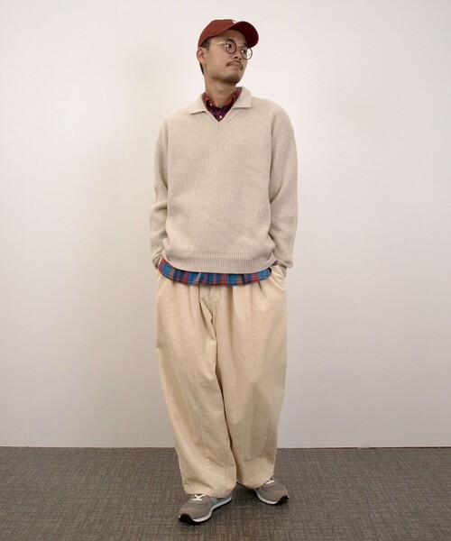 J.PRESS YORK STREET(ジェイプレスヨークストリート)の「【UNISEX】ウールカシミヤ スキッパーニットポロシャツ(ニット/セーター・メンズ・ブルー系/アイボリー系/ネイビー系/レッド系・SMALL/MEDIUM/LARGE)」の5枚目の写真
