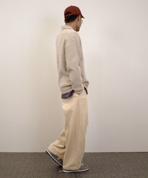 J.PRESS YORK STREET(ジェイプレスヨークストリート)の「【UNISEX】ウールカシミヤ スキッパーニットポロシャツ(ニット/セーター・メンズ・ブルー系/アイボリー系/ネイビー系/レッド系・SMALL/MEDIUM/LARGE)」の6枚目の写真