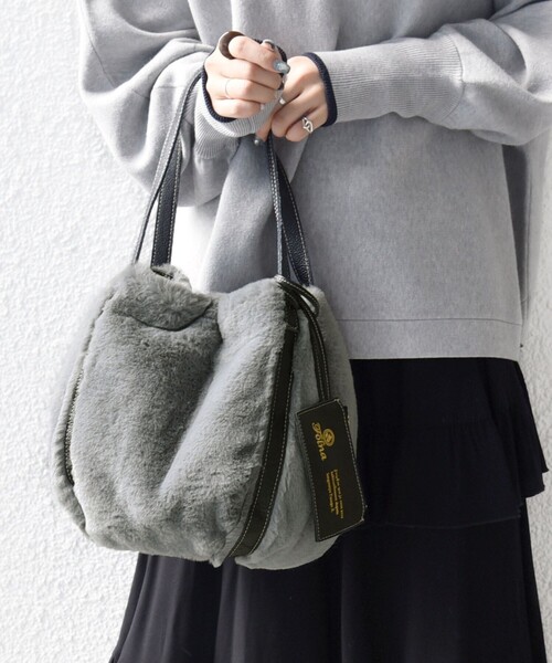 folna(フォルナ)の「【SHIPS any別注】Folna: 2WAY フェイクファー バッグ 25AW(トートバッグ・レディース・ライトグレー・ONE SIZE)」の1枚目の写真