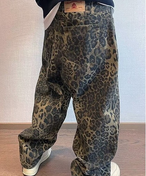 Evo+Revo(エボレボ)の「“都会派サファリ ワイドシルエット” ヒョウ柄バギーパンツ(デニムパンツ・メンズ・ベージュ・XL/L/M)」の3枚目の写真