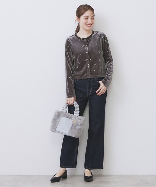 index（インデックス）の「小花刺繍ベロアショートカーディガン【洗濯機OK】（カーディガン/ボレロ・レディース・ネイビー/パープル系4/チャコールグレー・40/38/36）」の5枚目の写真