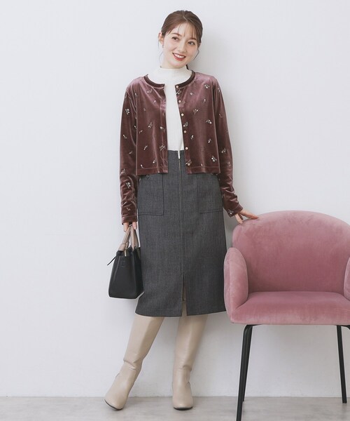 index（インデックス）の「小花刺繍ベロアショートカーディガン【洗濯機OK】（カーディガン/ボレロ・レディース・ネイビー/パープル系4/チャコールグレー・40/38/36）」の9枚目の写真