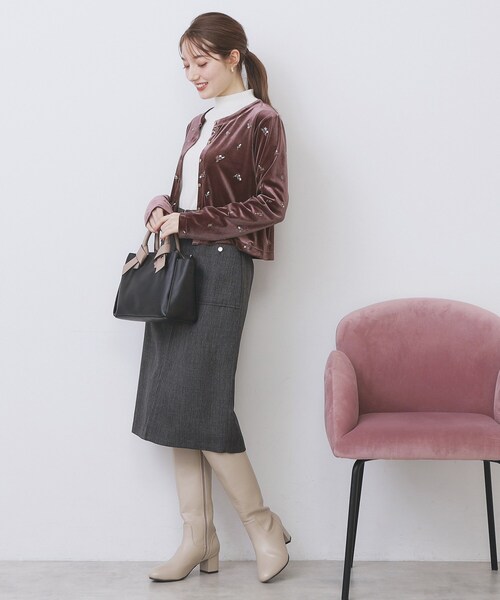 index（インデックス）の「小花刺繍ベロアショートカーディガン【洗濯機OK】（カーディガン/ボレロ・レディース・ネイビー/パープル系4/チャコールグレー・40/38/36）」の10枚目の写真