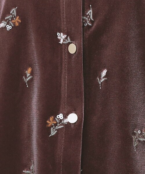 index（インデックス）の「小花刺繍ベロアショートカーディガン【洗濯機OK】（カーディガン/ボレロ・レディース・ネイビー/パープル系4/チャコールグレー・40/38/36）」の11枚目の写真