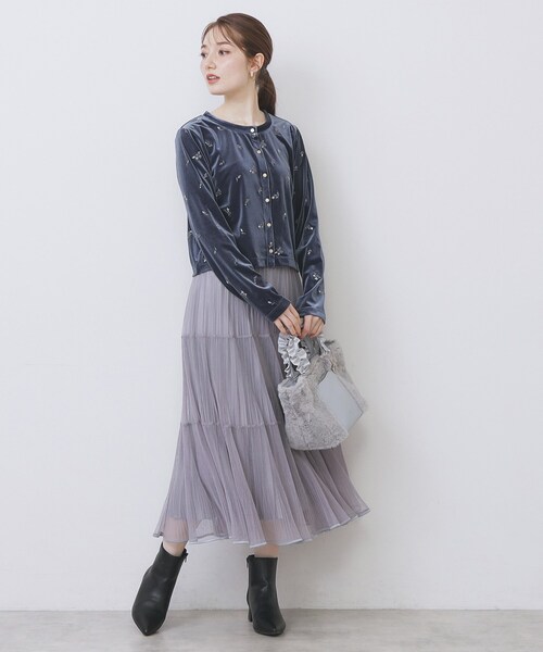 index（インデックス）の「小花刺繍ベロアショートカーディガン【洗濯機OK】（カーディガン/ボレロ・レディース・ネイビー/パープル系4/チャコールグレー・40/38/36）」の13枚目の写真