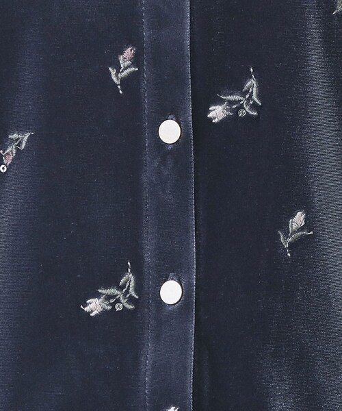 index（インデックス）の「小花刺繍ベロアショートカーディガン【洗濯機OK】（カーディガン/ボレロ・レディース・ネイビー/パープル系4/チャコールグレー・40/38/36）」の15枚目の写真