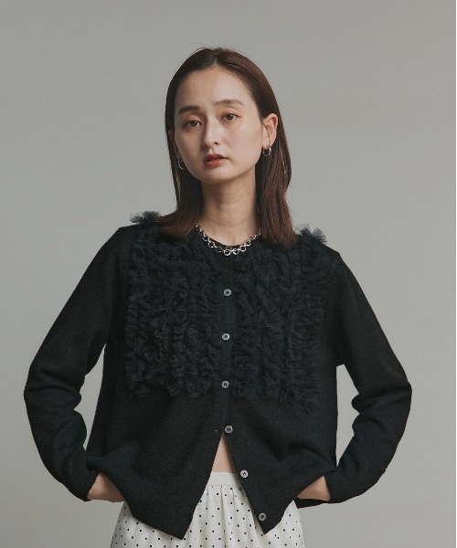 ad thie（アドティエ）の「チュールフリル ニットカーディガン（カーディガン/ボレロ・レディース・ブラック/オフホワイト/グレー・FREE）」の16枚目の写真