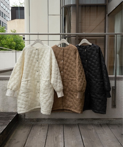 lawgy（ラウジー）の「collarless square embroidery quilting coat / カラーレススクエアエンブロイダリーキルティングコート（その他アウター・レディース・キャメル/アイボリー/ブラック・FREE）」の22枚目の写真