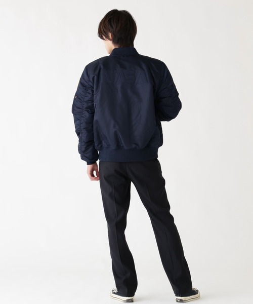 Alpha Industries（アルファインダストリーズ）の「ALPHA INDUSTRIES/アルファ インダストリーズ/NASA MA-1 FLIGHT JACKET /ナサ エムエーワン フライトジャケット（MA-1・メンズ・ネイビー/ブラック・L/M/S/2XL/XL）」の18枚目の写真