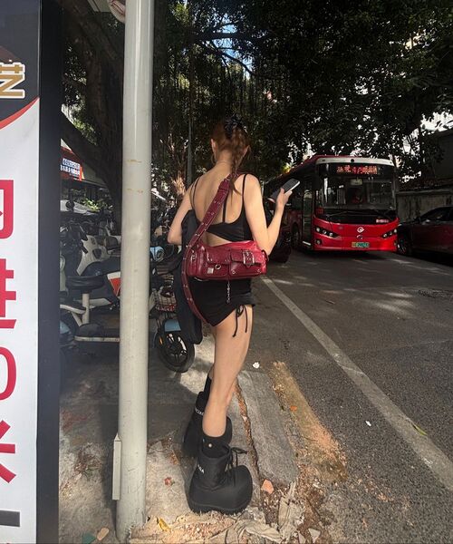 BLACKPURPLE(ブラックパープル)の「ミニフォートレスバッグ Mini Fortress Bag-Red(ショルダーバッグ・レディース・レッド・FREE)」の18枚目の写真