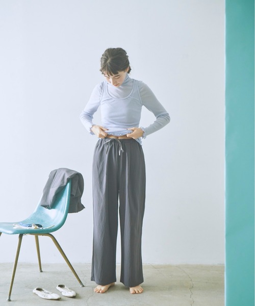 me.(ミードット)の「【 me. / ミードット 】 シアーサテン イージーストレートパンツ 24203a-WA HPI(その他パンツ・レディース・グレー/チャコールグレー/ベージュ/ピンク・FREE)」の1枚目の写真