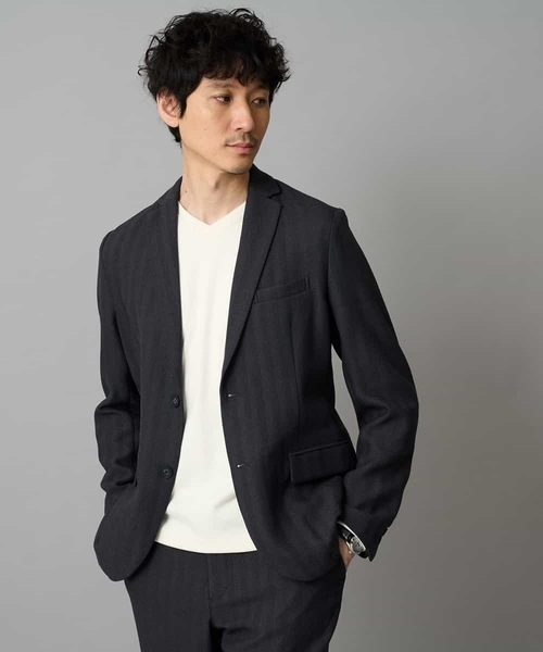 a.v.v（アーヴェヴェ）の「LANATECヘリンボーンテーラードジャケット【イージーケア/毛玉になりにくい/洗濯機で洗える/ストレッチ】（テーラードジャケット・メンズ・グレー/チャコールグレー・48/50/46）」の2枚目の写真