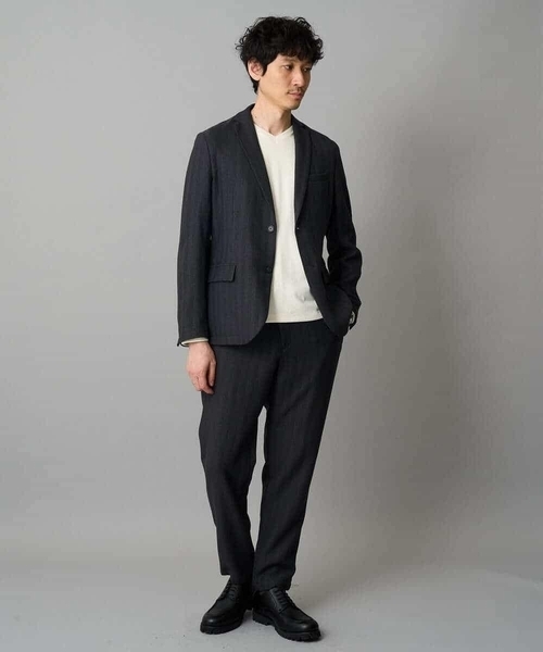 a.v.v（アーヴェヴェ）の「LANATECヘリンボーンテーラードジャケット【イージーケア/毛玉になりにくい/洗濯機で洗える/ストレッチ】（テーラードジャケット・メンズ・グレー/チャコールグレー・48/50/46）」の6枚目の写真