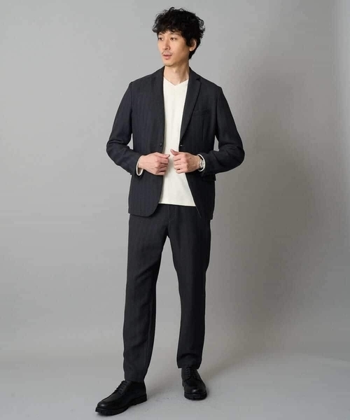 a.v.v（アーヴェヴェ）の「LANATECヘリンボーンテーラードジャケット【イージーケア/毛玉になりにくい/洗濯機で洗える/ストレッチ】（テーラードジャケット・メンズ・グレー/チャコールグレー・48/50/46）」の7枚目の写真