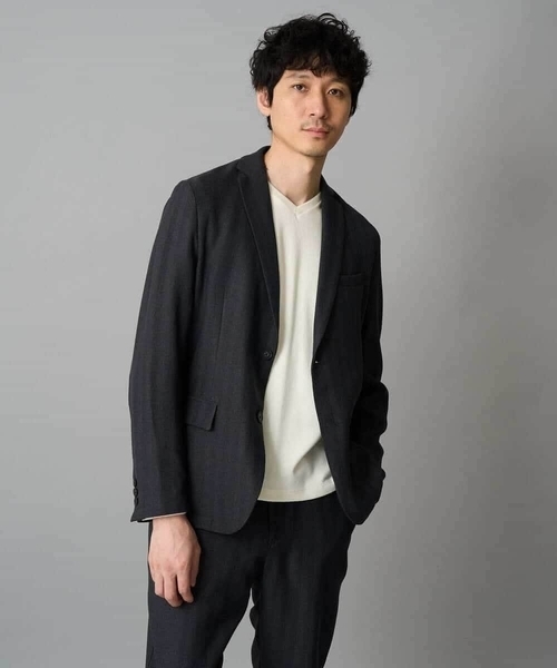 a.v.v（アーヴェヴェ）の「LANATECヘリンボーンテーラードジャケット【イージーケア/毛玉になりにくい/洗濯機で洗える/ストレッチ】（テーラードジャケット・メンズ・グレー/チャコールグレー・48/50/46）」の11枚目の写真