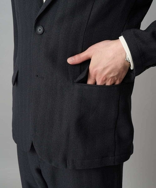 a.v.v（アーヴェヴェ）の「LANATECヘリンボーンテーラードジャケット【イージーケア/毛玉になりにくい/洗濯機で洗える/ストレッチ】（テーラードジャケット・メンズ・グレー/チャコールグレー・48/50/46）」の22枚目の写真