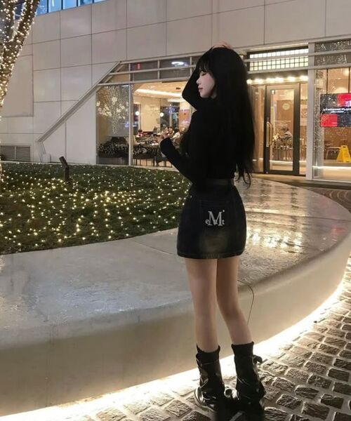 MUCENT（ムセント）の「クレイルバックポケットビッグロゴデニムスカート（2カラー）（スカート・レディース・ダークブルー/エメラルドブルー・SMALL/MEDIUM/LARGE）」の14枚目の写真