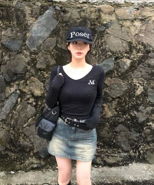 MUCENT（ムセント）の「クレイルバックポケットビッグロゴデニムスカート（2カラー）（スカート・レディース・ダークブルー/エメラルドブルー・SMALL/MEDIUM/LARGE）」の6枚目の写真