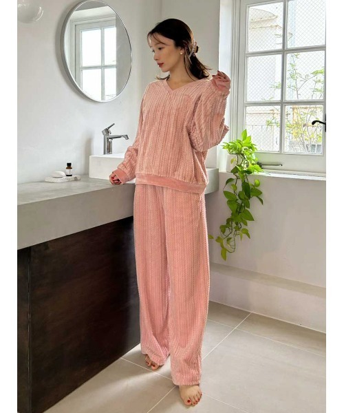 さえら、ポテチーノのピンク フリース ルームウェア さえら