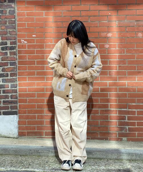 ENDOOR(エンドア)の「Blend knit cardigan (beige)(カーディガン/ボレロ・メンズ・Beige・1/2)」の5枚目の写真