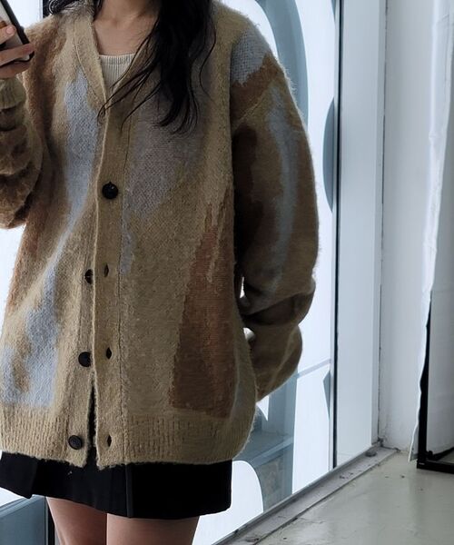 ENDOOR(エンドア)の「Blend knit cardigan (beige)(カーディガン/ボレロ・メンズ・Beige・1/2)」の4枚目の写真