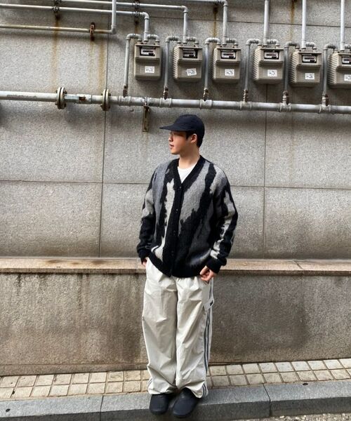 ENDOOR(エンドア)の「Blend knit cardigan (beige)(カーディガン/ボレロ・メンズ・Beige・1/2)」の2枚目の写真