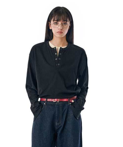 SECONDMONO（セカンドモノローグ）の「Ribbed Henley Knit Long Sleeve [BLACK]_SETS044BLACK（Tシャツ/カットソー・レディース・その他・SMALL/MEDIUM/LARGE）」の2枚目の写真