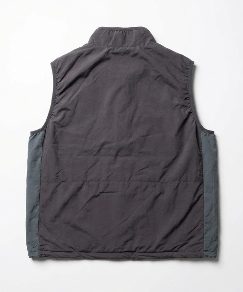ROUND HOUSE(ラウンドハウス)の「【ROUND HOUSE/ラウンドハウス】 Nylon Light Weight Packable Vest(ベスト・メンズ・グレー/ブラック/ブラウン・MEDIUM/X-LARGE/LARGE)」の4枚目の写真