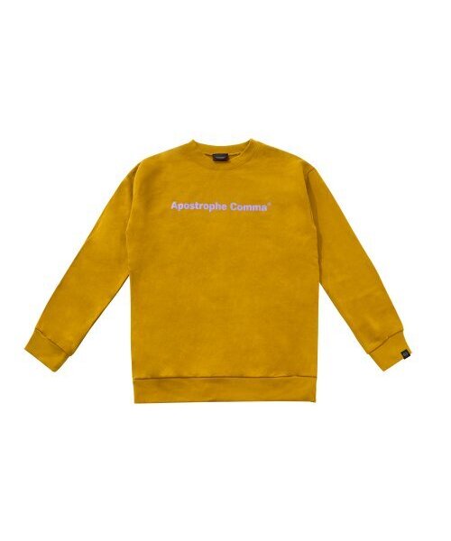 APOSTROPHE COMMA(アポストロフィコンマ)の「ベーシックフルネームロゴスウェットシャツ(オリーブ/パープル)(スウェット・レディース・オリーブ・LARGE/MEDIUM)」の2枚目の写真