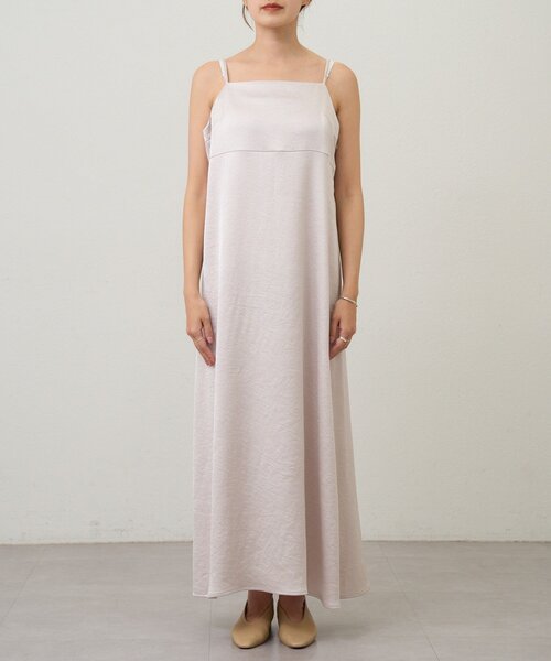 SHENERY（シーナリー）の「サテンキャミワンピース（ワンピース・レディース・ベージュ/ブラック・FREE）」の18枚目の写真